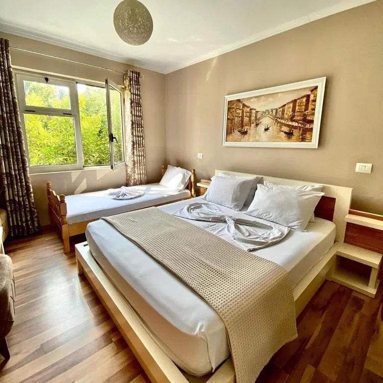 Standard Quadruple Room — Vila Park Hotel 1